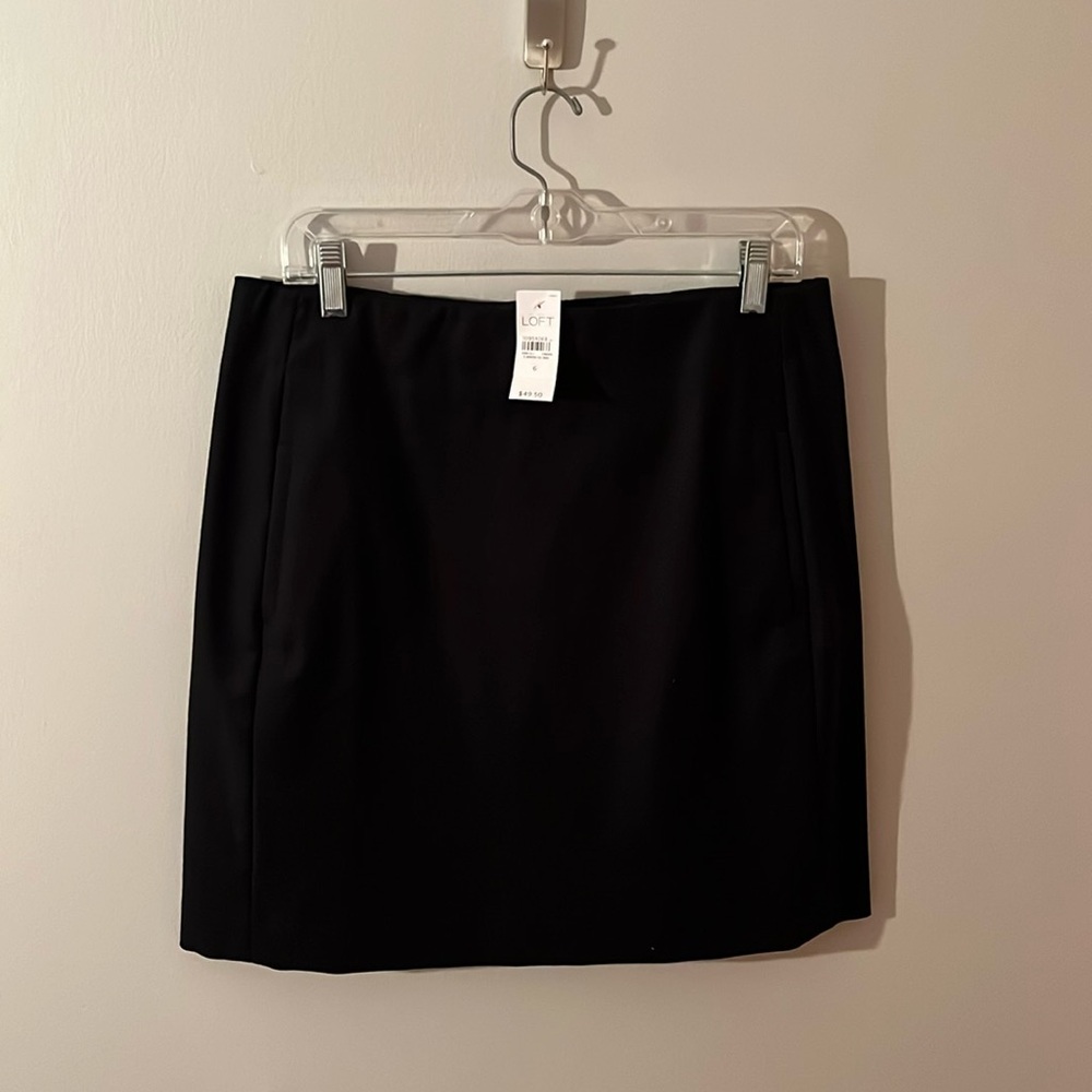 Loft black skirt with pockets